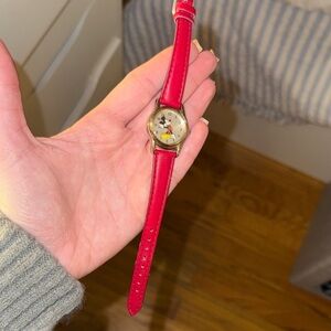 Mickey mouse watch vintage 90’s gold face.